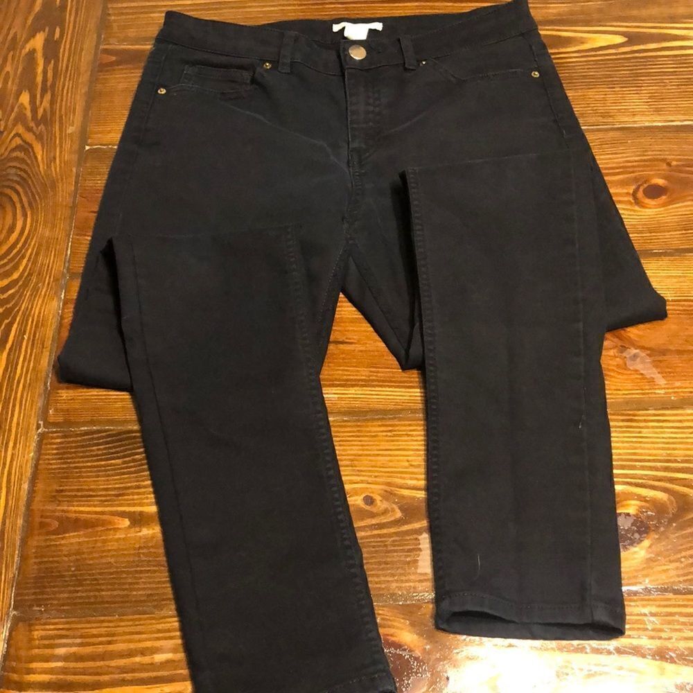 H&M Ladies Size 8 Skinny Style Black pants